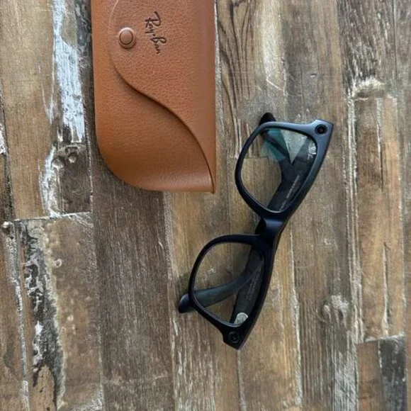 RAY BAN META GEN 1 TRANSITION GLASSES/SUNGLASSES - Picture 4 of 5